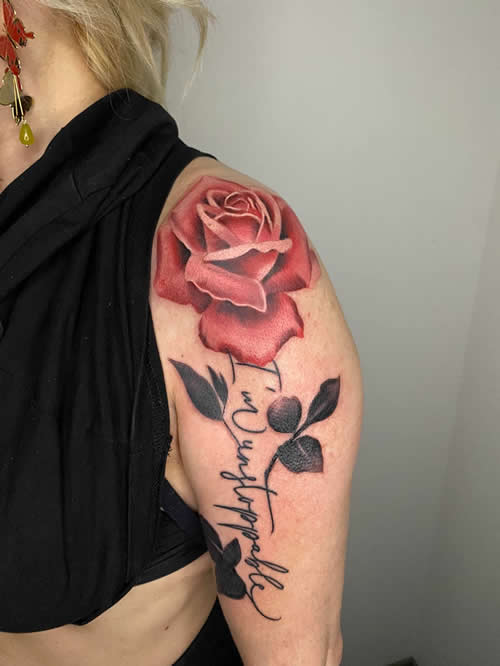 The Rose Tattoo tatuaggi e piercing a Livorno
